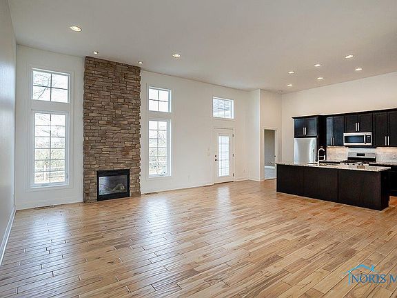 3rd image of 1716 Wexford Dr