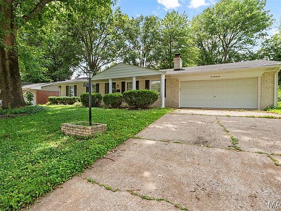 2nd image of 121 Williamsburg Dr