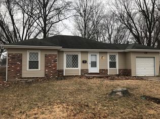 820 Sherwood Ct, Florissant, MO