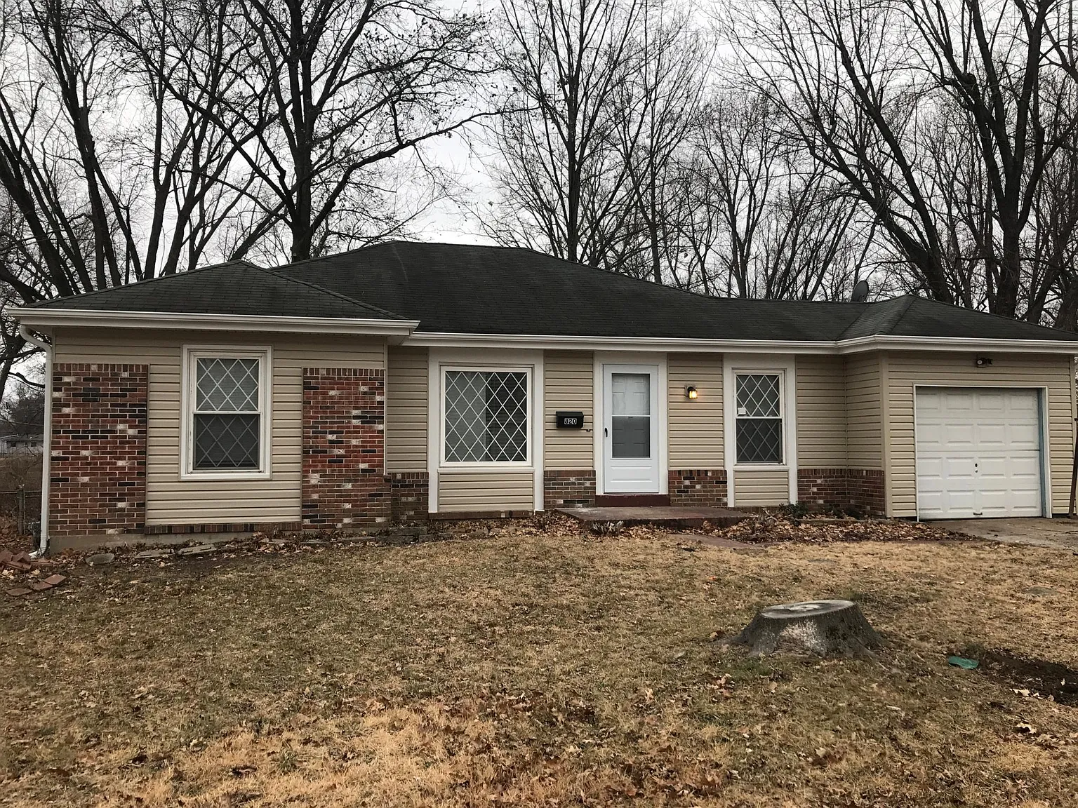 820 Sherwood Ct photo 1