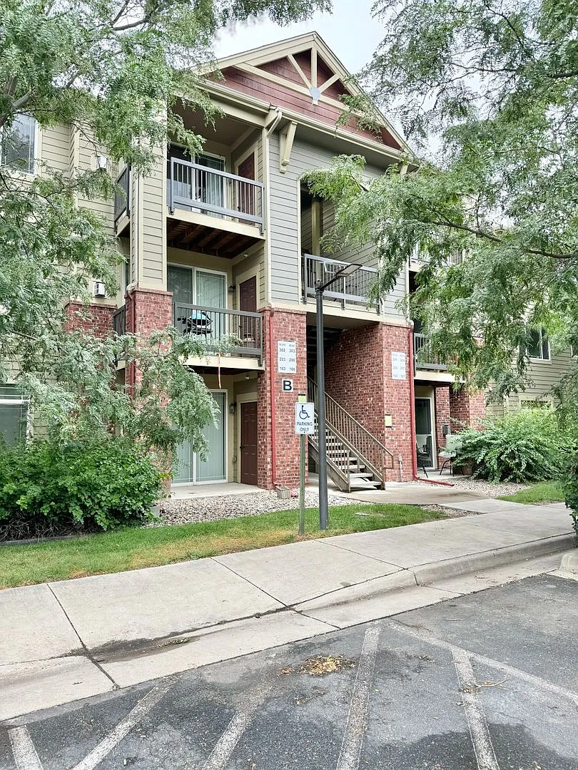 2 bed, 986 sqft, $1,650 — Photo 1