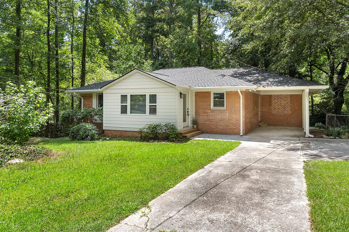 Building Photo - 1540 Berkeley Ln NE