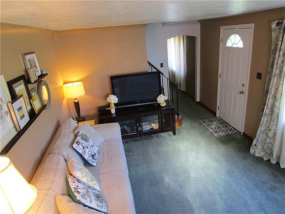 3rd image of 5116 Hill St