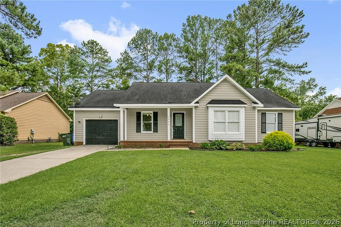 4 bed, 2.0 bath, 1605 sqft, $1,800 — Photo 1