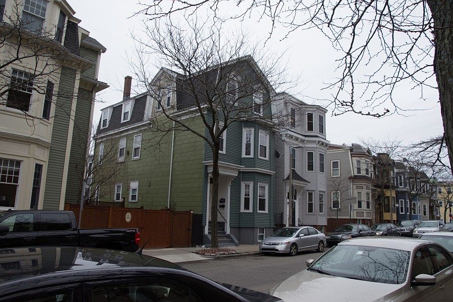 2nd image of 106 I St