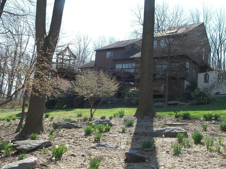 2nd image of 1416 Rene Rd