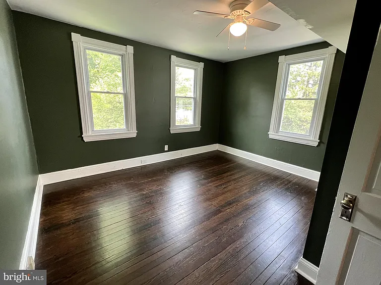 262 E Linden St — Photo 15