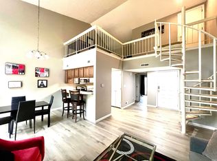 9034 S Pointe Ridge Ln, Bloomington, IN 47401