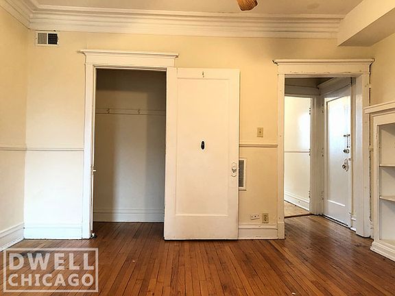 3rd image of 1302 W Albion Ave APT 1