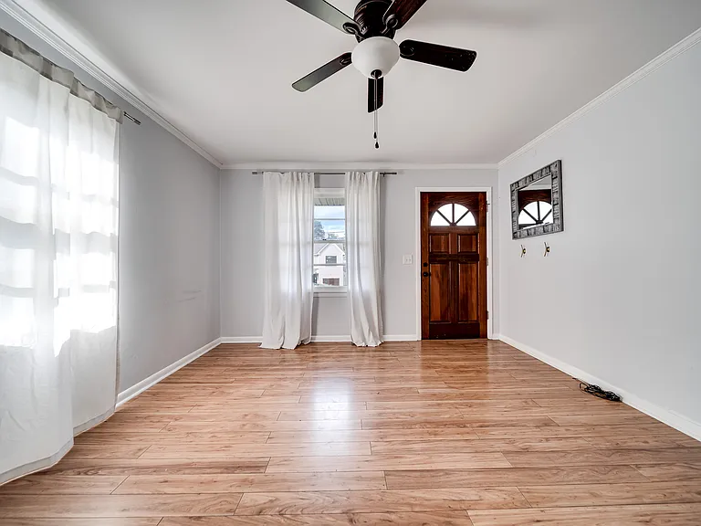 6209 Laramie Ave — Photo 17