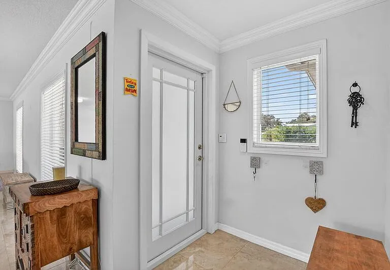 424 SW 7th Way — Photo 8