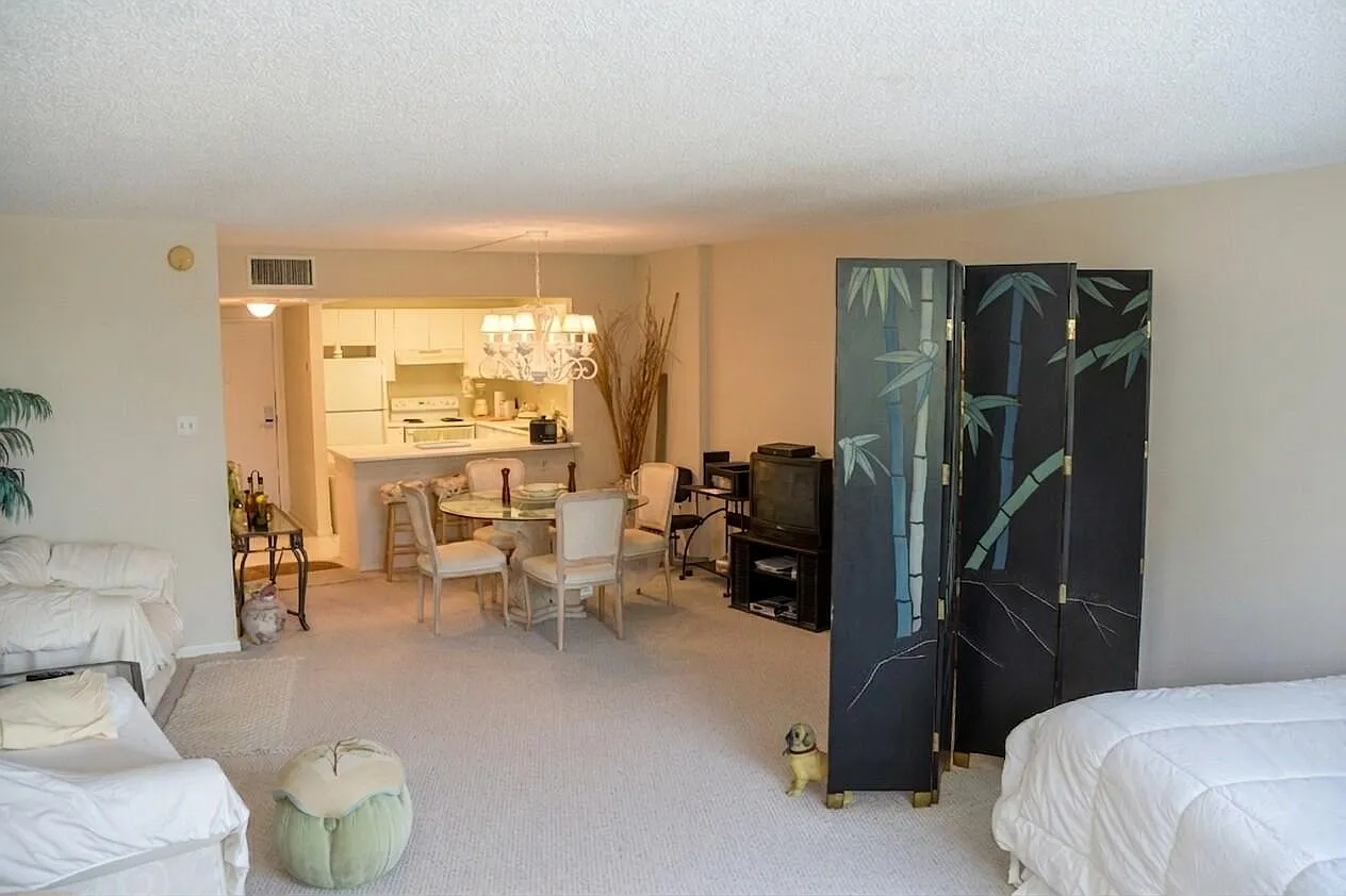 Studio, 1.0 bath, 760 sqft, $4,999 — Photo 1