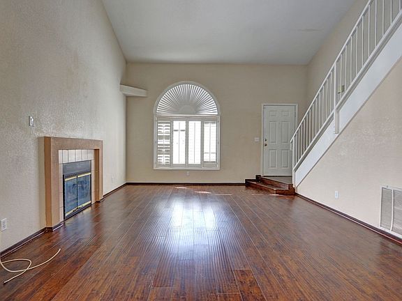 4th image of 7958 Lonette Ave