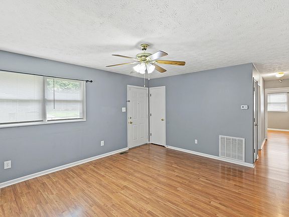 5th image of 642 Cottonwood Dr