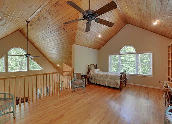 5th image of 57 Laurel Glen Dr