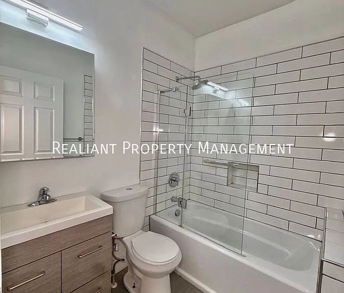 150 E Clifton Ave #1801L2 — Photo 5