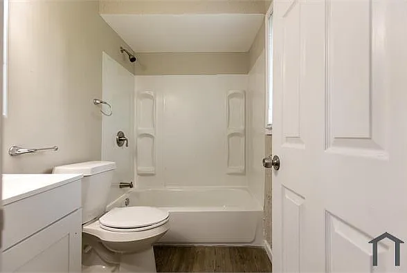 564 Marquette Dr — Photo 4