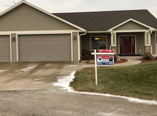 W8324 Bilkie Rd, Poynette, WI 53955