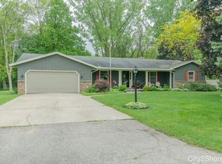 1012 Crestline Dr, Zeeland, MI 49464
