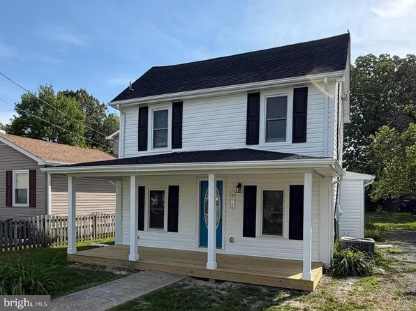 212 Bancroft Ave, Colonial Beach, VA 22443