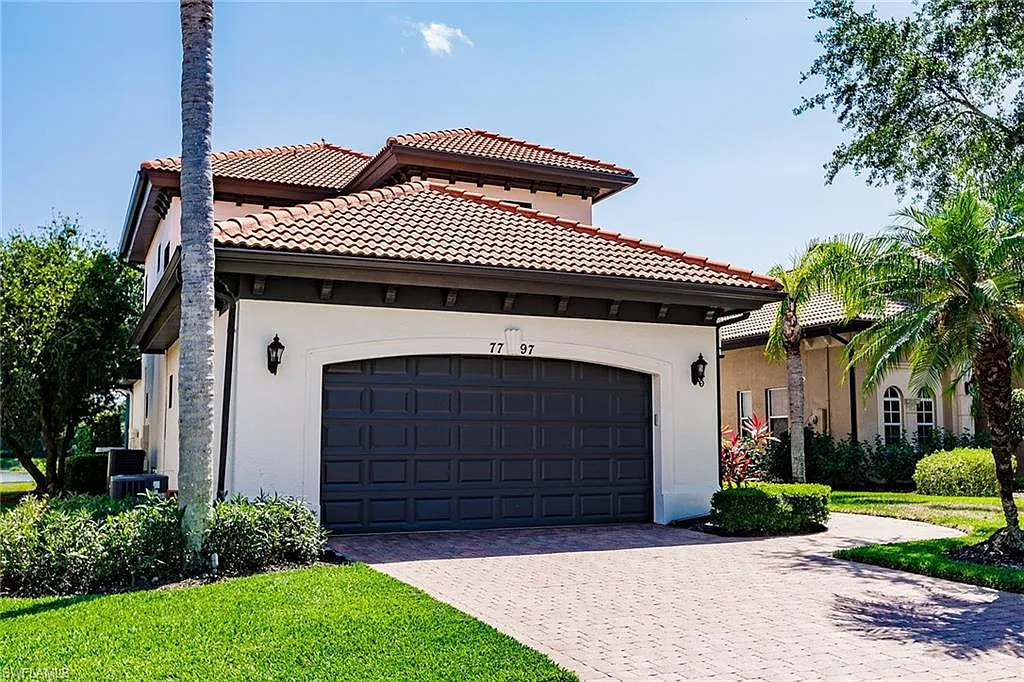 2 bed, 2.5 bath, 2871 sqft, $15,000 — Photo 1