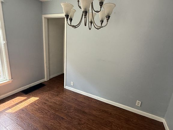 4th image of 118 S Crysler Ave