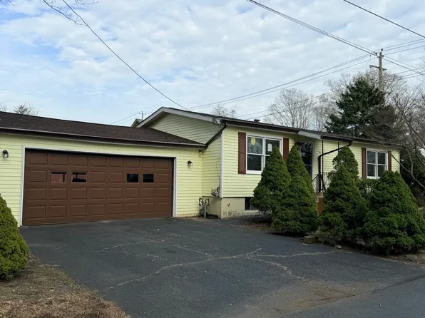 605 5th St, Matamoras, PA 18336