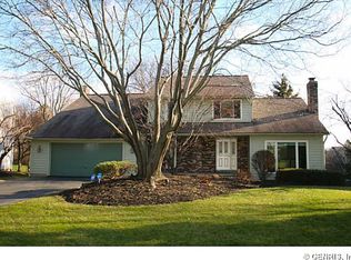 19 Summit Oaks, Pittsford, NY 14534