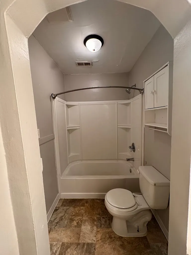 2 bed, $1,560 — Photo 3