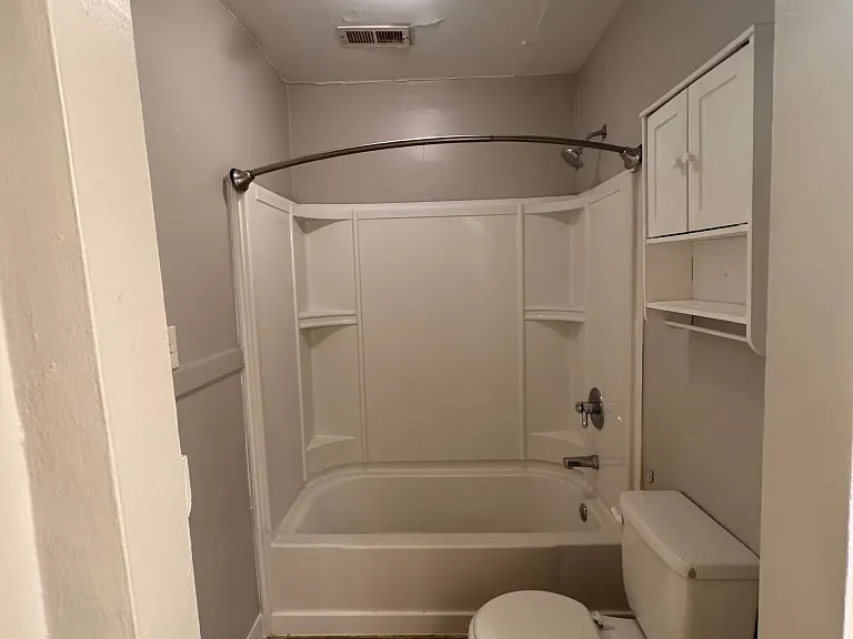 490 Charles Ave #3 — Photo 3