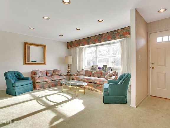 4th image of 89 Belmont Cir