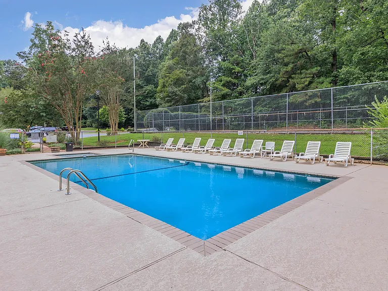 Ashley Oaks Apartments — Photo 9