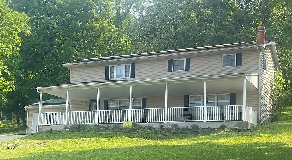 166 Sharon Rd photo 1