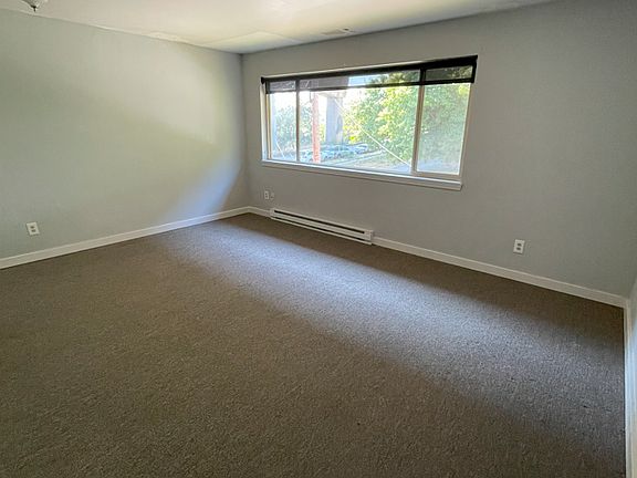 5th image of 4006 Pasadena Pl NE APT 3