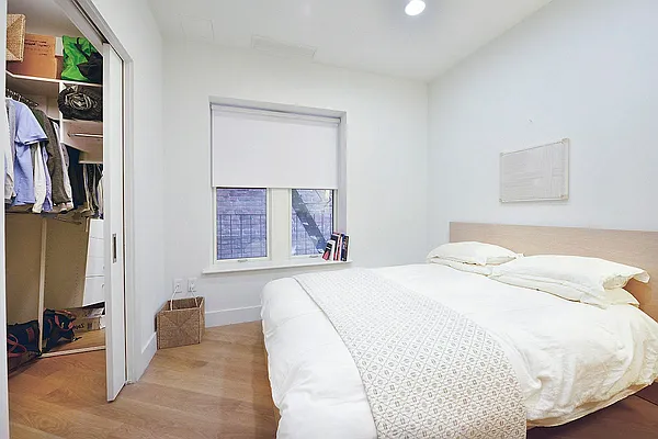 Rented by Akam Sales and Brokerage | media 19