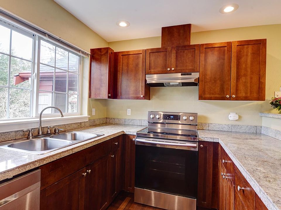 25025 SE Klahanie Blvd Issaquah WA Zillow