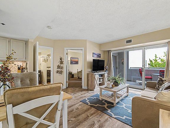 4th image of 901 Ocean Ave #201