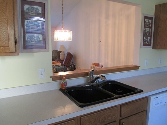 3rd image of 5876 Trillium Ln SW
