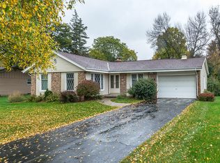 17740 Primrose Ln, Brookfield, WI 53045