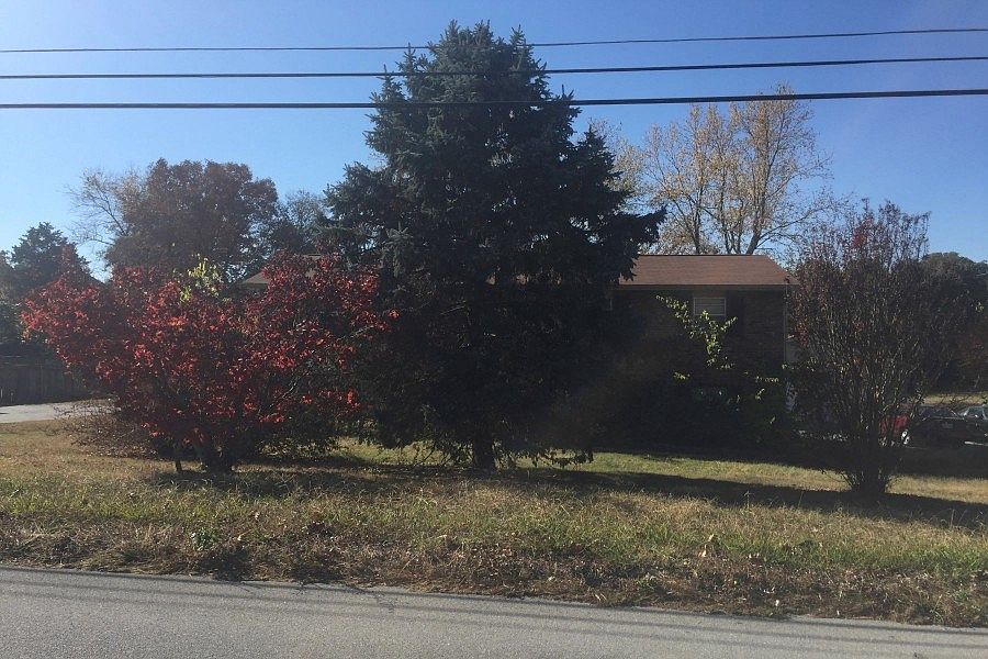 2nd image of 201 Peterson Rd