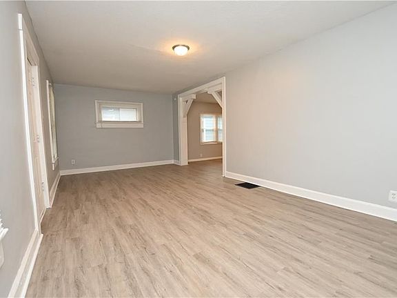4th image of 1428 N Belleview Pl