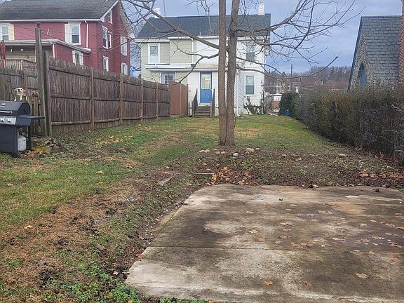 3rd image of 408 W 2nd Ave
