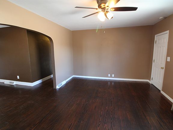 2nd image of 102 E Clark St