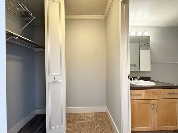 5th image of 600 E 8th St APT 7