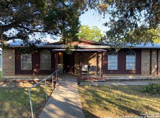 1924 Lakeview Dr, Canyon Lake, TX 78133