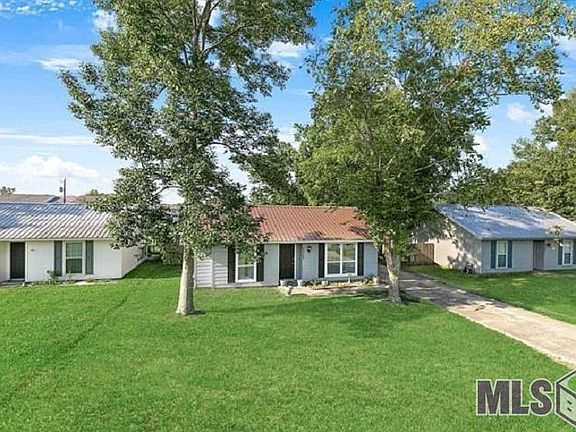 2nd image of 40469 Chateau Ave