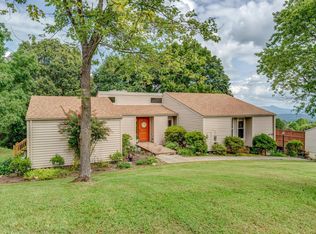 6745 Peach Tree Cir, Roanoke, VA 24018