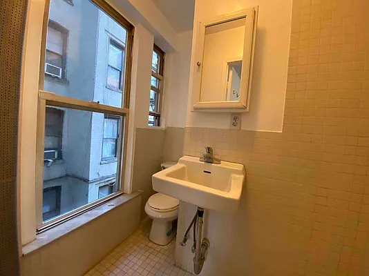 Rented by Dynamik Realty | media 17