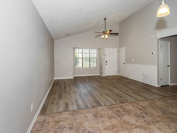 5th image of 192 Chase Woods Cir