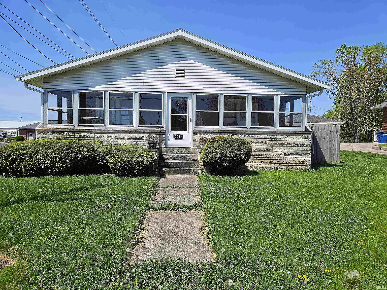 2747 Washington Ave photo 1